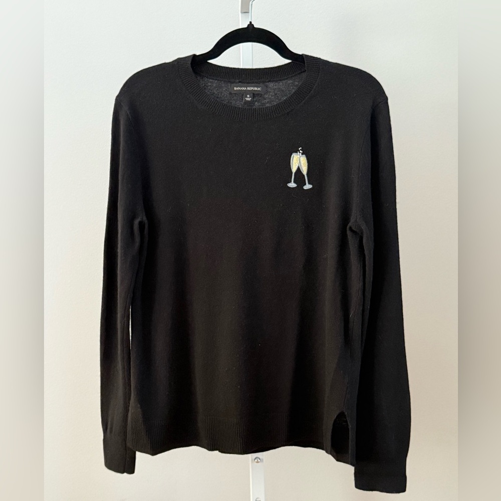 BANANA REPUBLIC Champagne Sweater. Black. Size S.